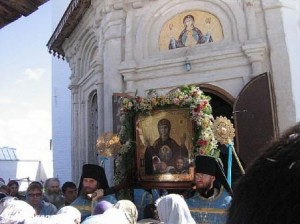 Крестный ход со списком чудотворной иконы Абалакской Божьей матери